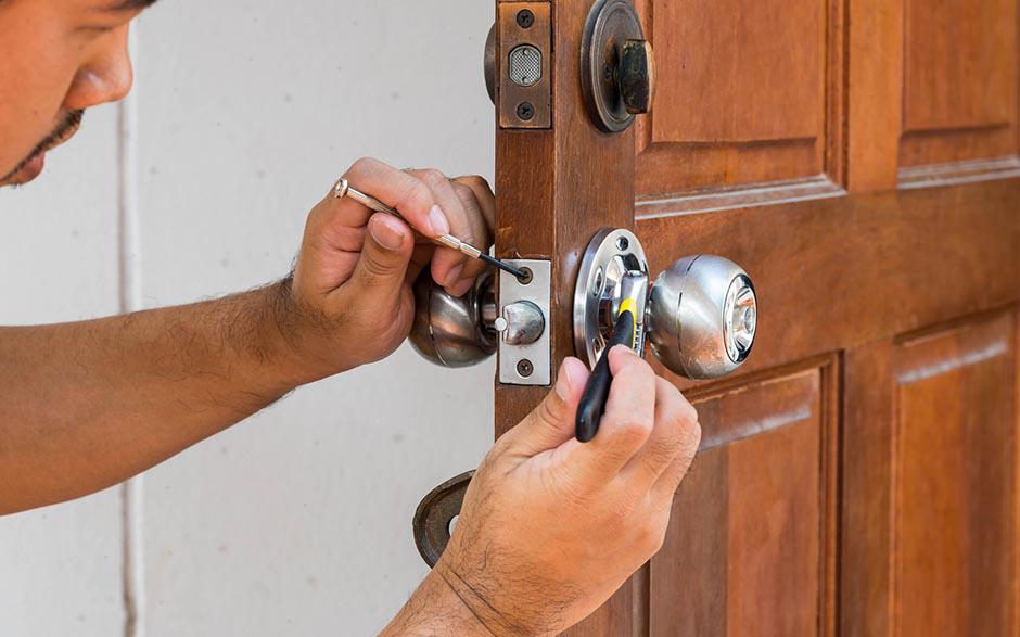ouverture de porte claquée serrurier Créteil